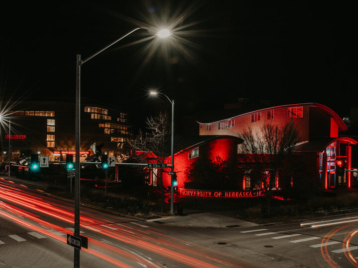 181107_VisitorsCenterRed